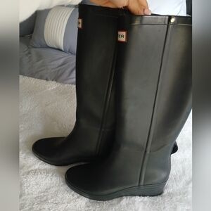 Tall Hunter rain boots, Like New Size 8